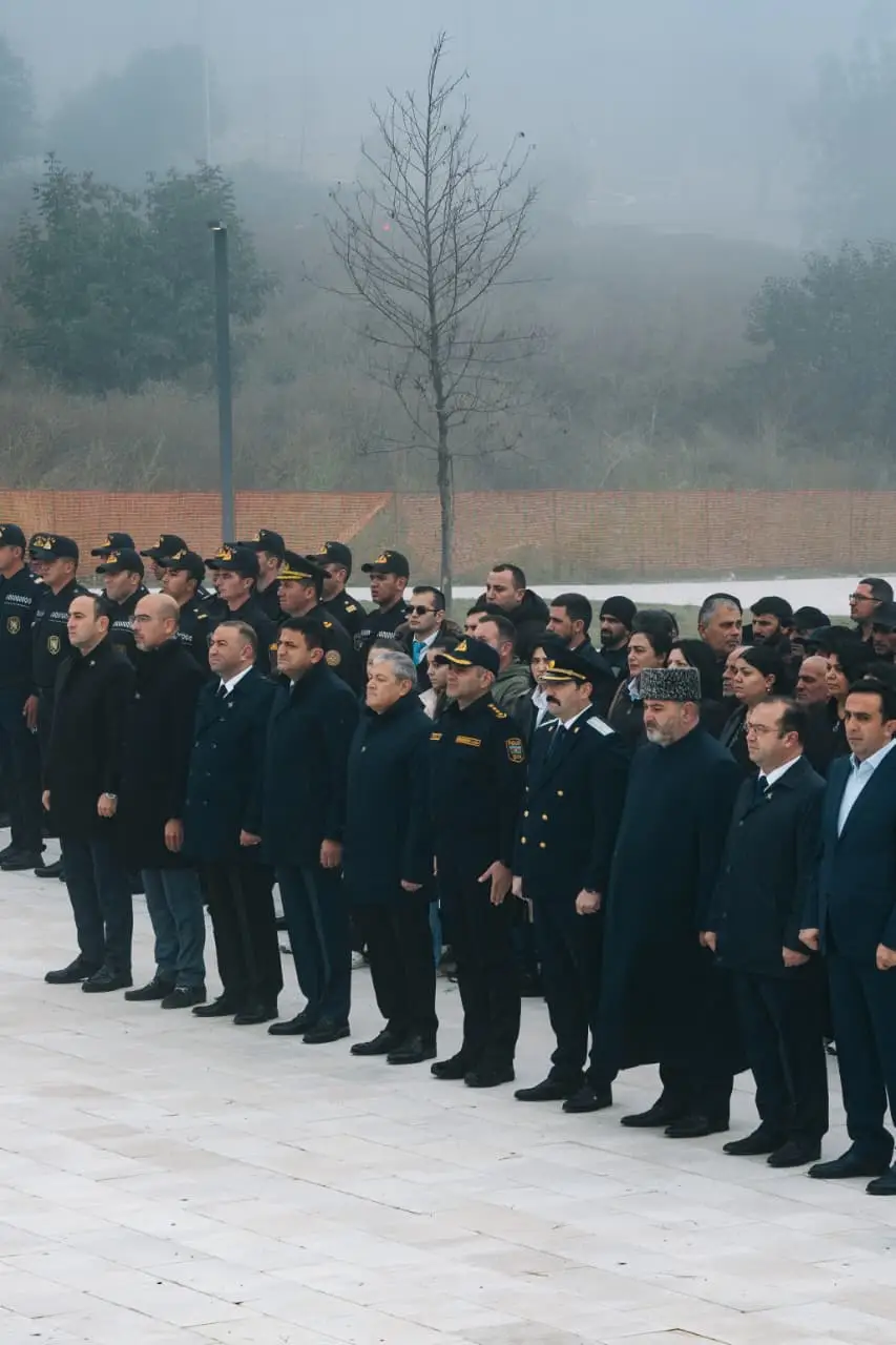 Anım Günü ilə bağlı Şuşada Şəhidlər xiyabanı ziyarət olunub - FOTO