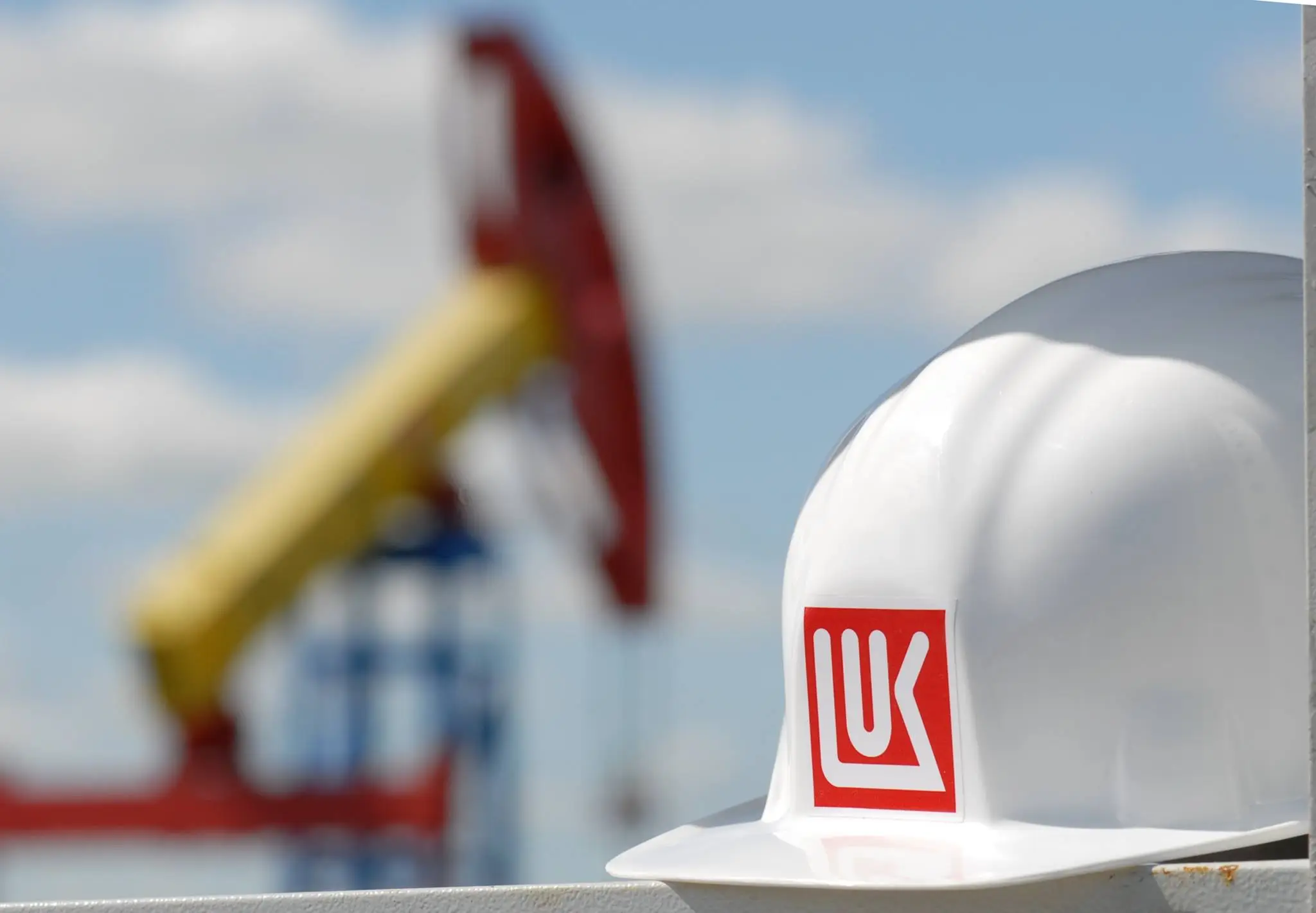 IEA: “Rosneft” və “Lukoyl”a qarşı sanksiyalar qlobal bazarlar üçün risklər yaradır