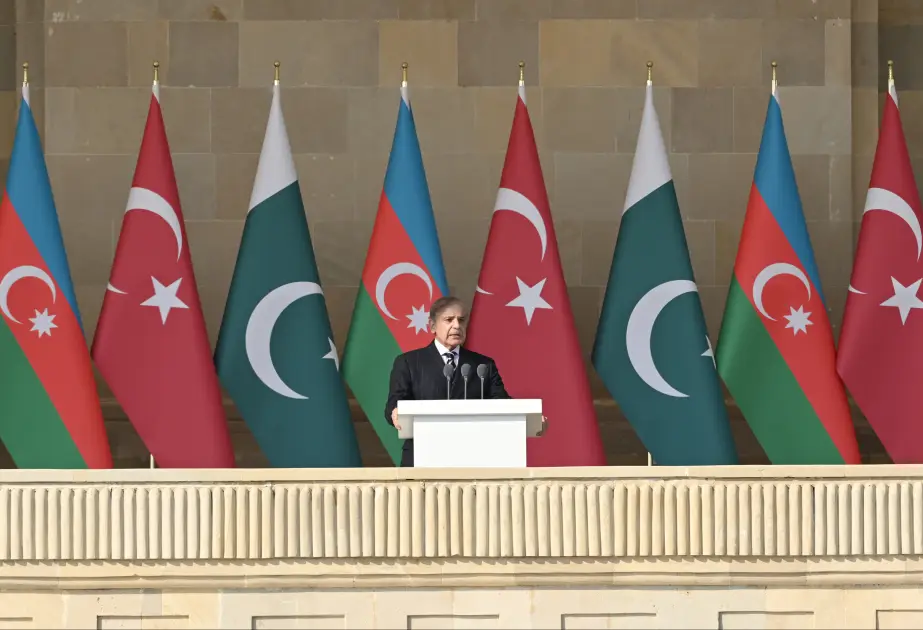 Pakistanın Baş naziri: Bu gün burada böyük vətənpərvərlik eşqi ilə möhtəşəm hadisəni qeyd edən güclü Azərbaycan xalqını görürəm