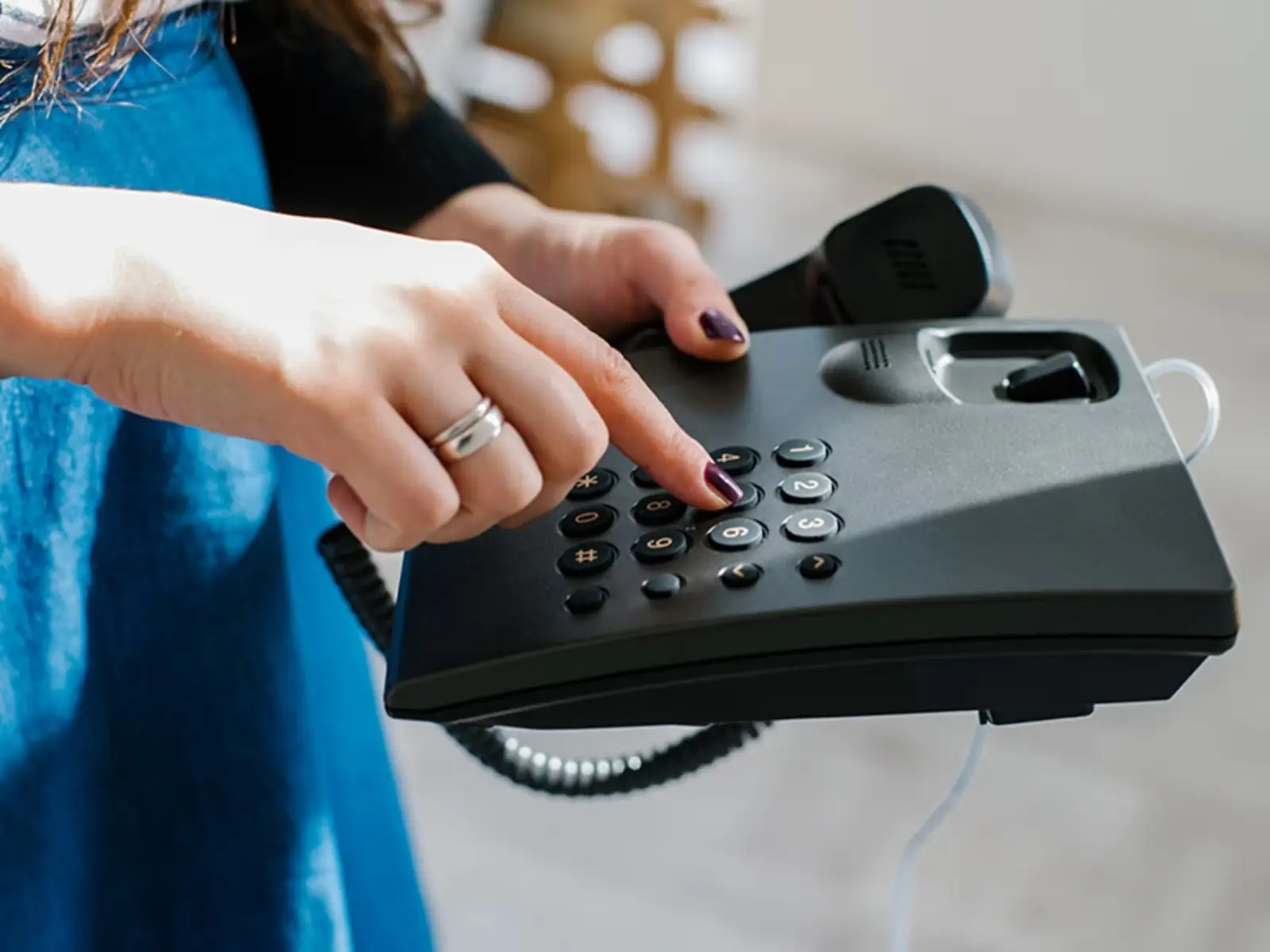 Azərbaycanda evə telefon çəkdirmək 30 manata başa gələcək