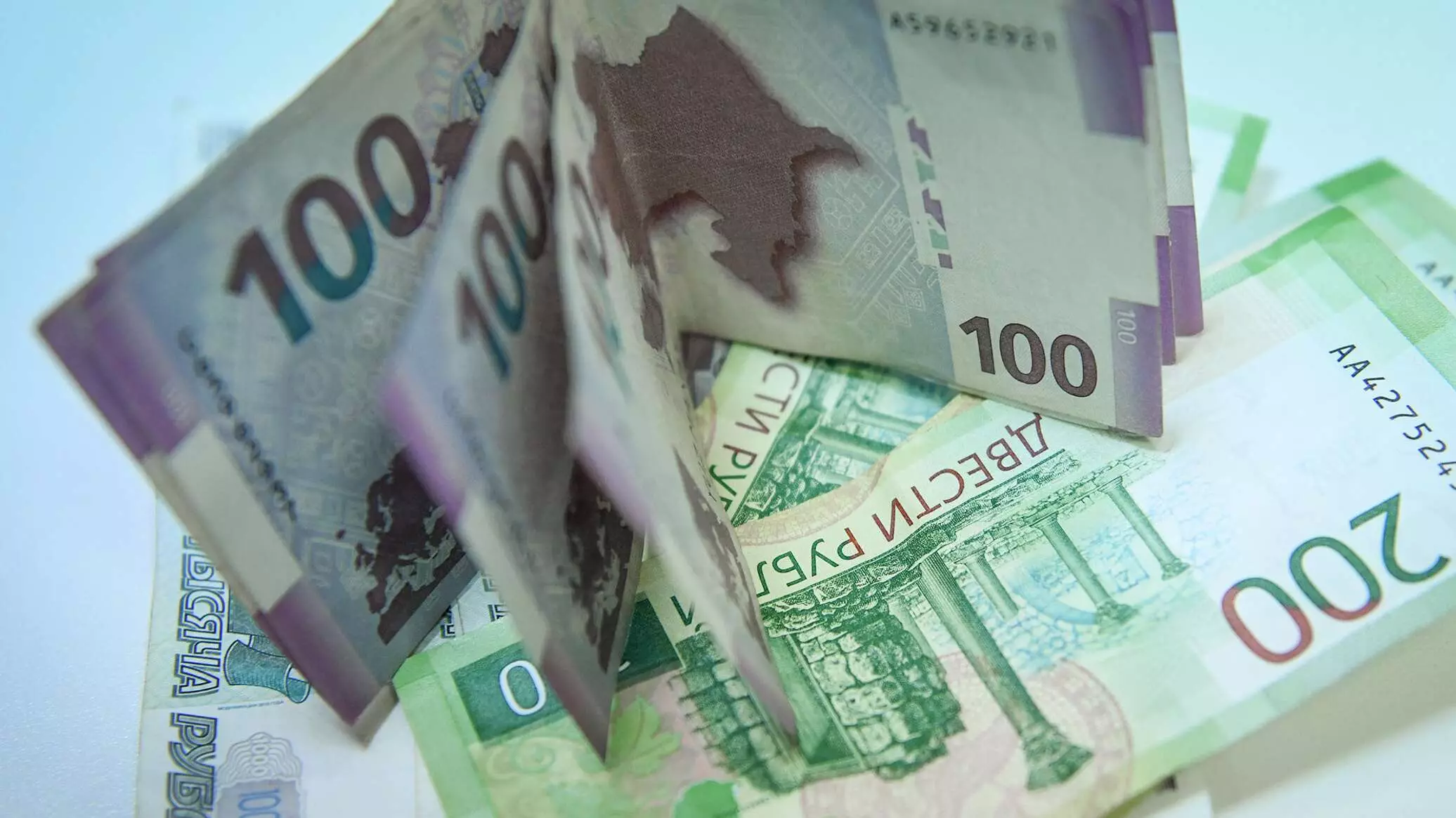 Rubl manat qarşısında ucuzlaşıb