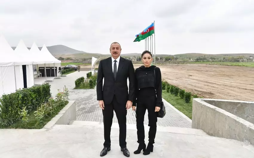 Şuşada Heydər Əliyev və 8 Noyabr küçələrinin kəsişməsində lövhələrin açılışı olub