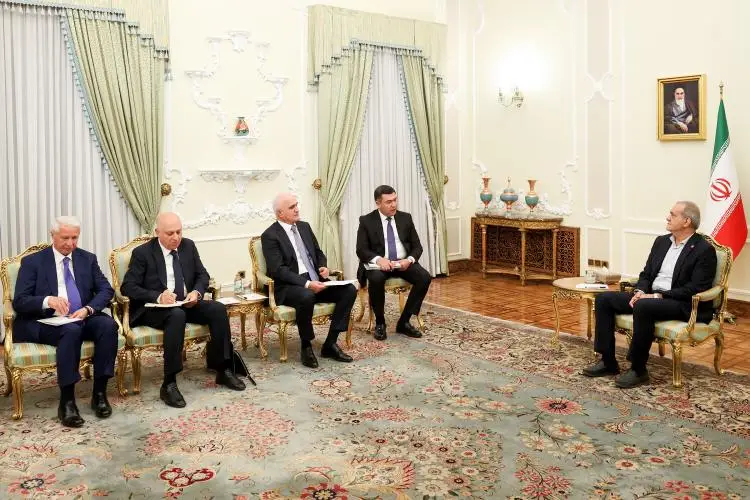 Pezeşkian Şahin Mustafayevi qəbul edib - FOTO
