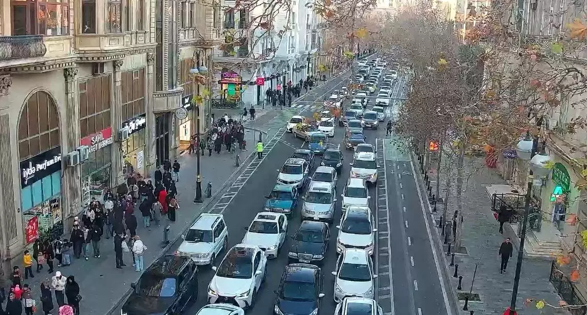 Bakının bir sıra yollarında tıxac müşahidə olunur - SİYAHI