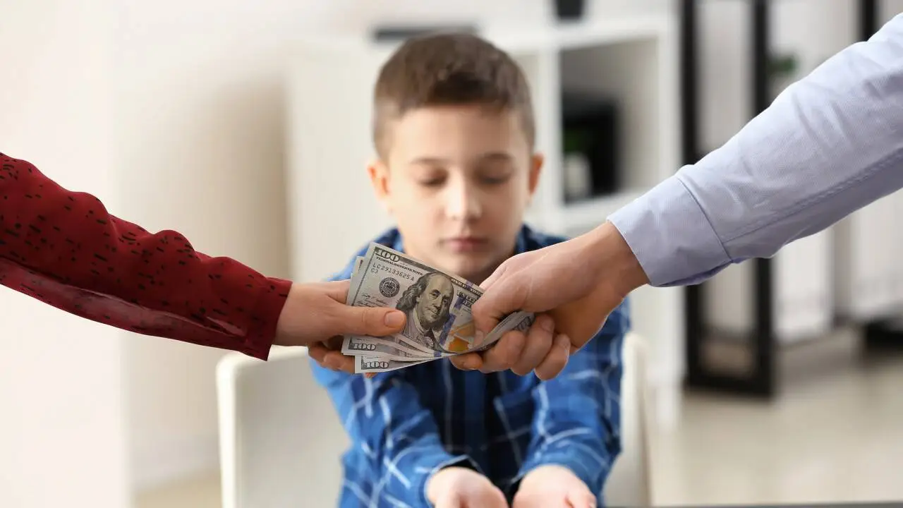 Özbək 180 min dollar aliment ödəməklə rekord vurdu