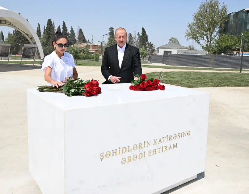 Prezident və birinci xanım Gәncә Memorial Kompleksində görülən işlərlə tanış olublar - YENİLƏNİB