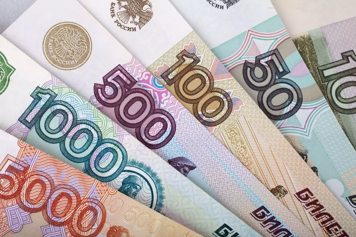 Rubl manat qarşısında ucuzlaşıb