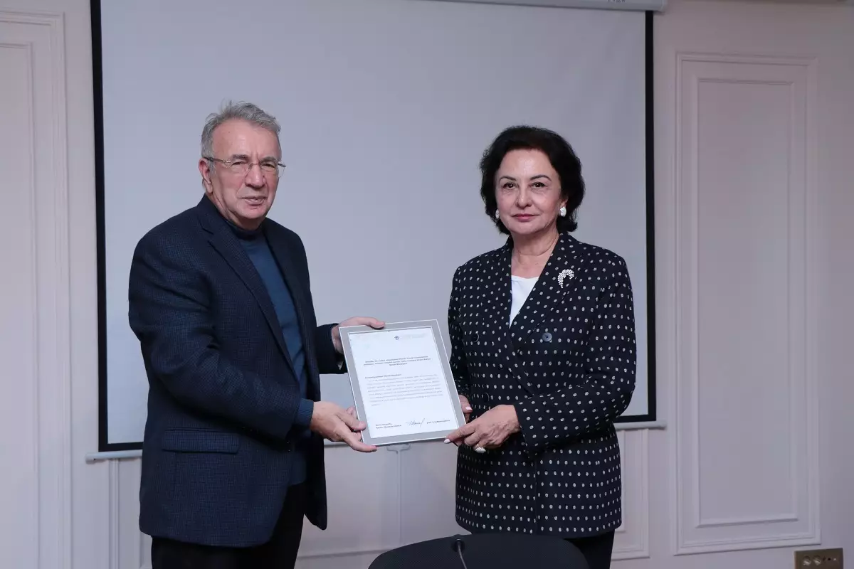Dünya şöhrətli alim AzMİU rektorunun müşaviri təyin edildi