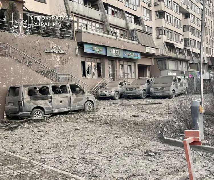 Kiyevə raket hücumu zamanı Azərbaycanın Ukraynadakı səfirliyinə ciddi ziyan dəyib - FOTO