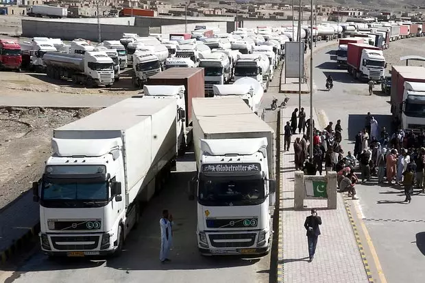 İranda yük maşını sürücüləri benzin qiymətinə görə tətilə başlayıblar