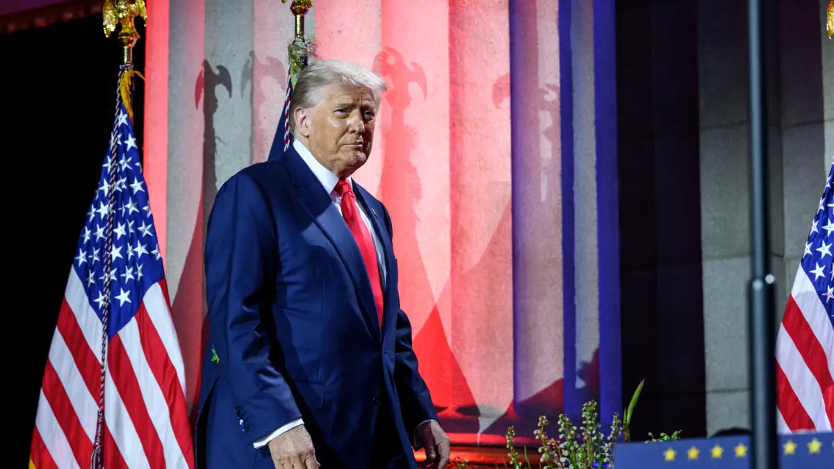 Donald Tramp dövlət xərclərinin 9 milyard dollar azaldılması barədə qanunu imzalayıb