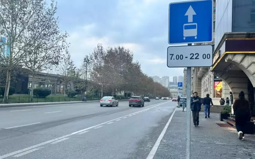 Bakıda avtobus zolaqları ilə bağlı yol nişanları quraşdırılır