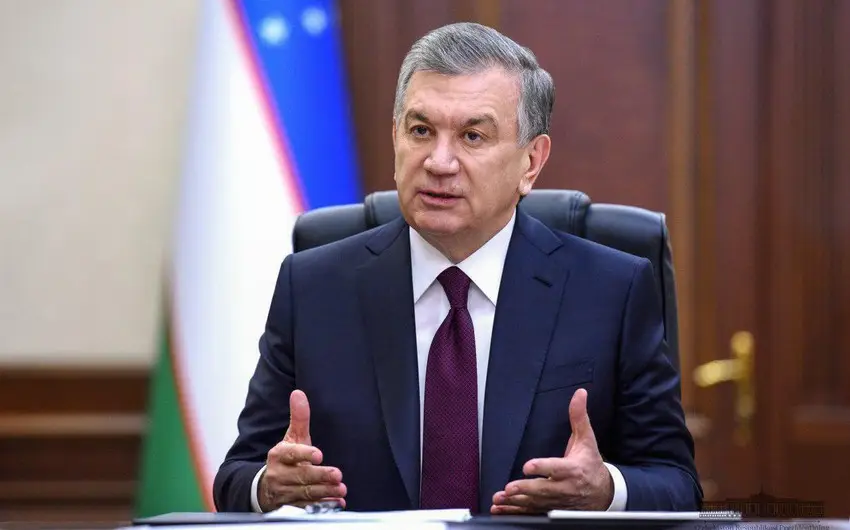 Şavkat Mirziyoyev Bakıda Zəfər parkını ziyarət edib