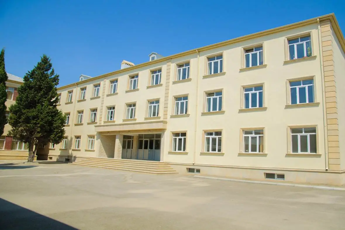 Bakıda məktəbdə pul yığılması ilə bağlı araşdırma başladı