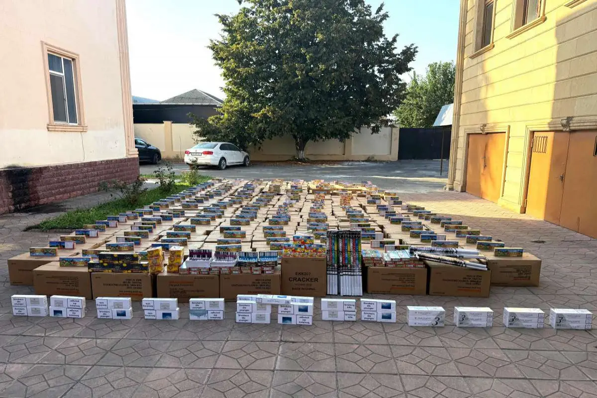 Ölkə ərazisinə külli miqdarda pirotexniki vasitələr və tütün məmulatların keçirilməsinin qarşısı alınıb