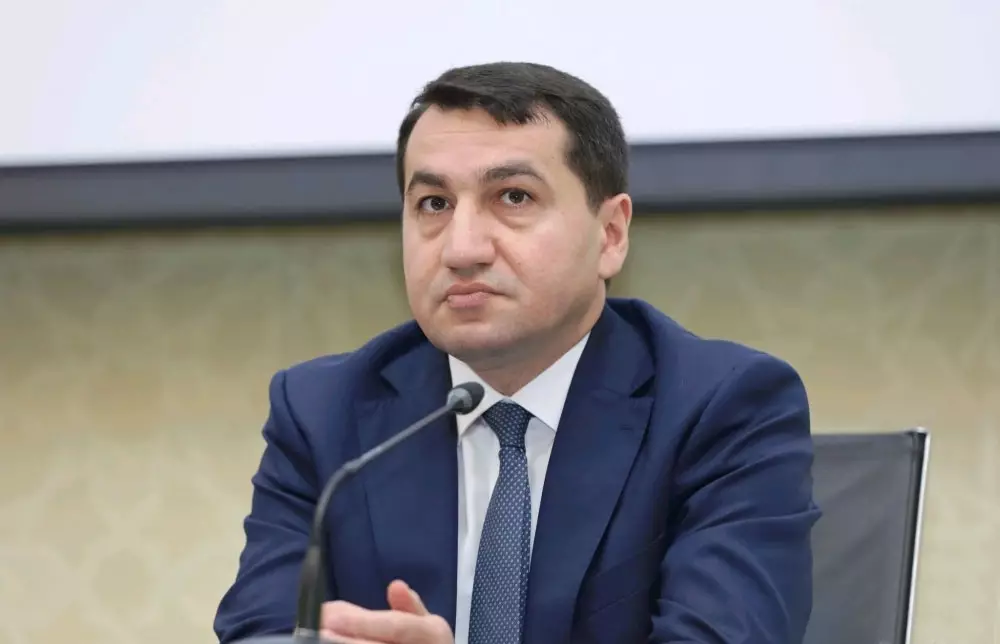Hikmət Hacıyev: Ermənistan Azərbaycanda hərbi cinayətlərdə təqsirləndirilənlərin məhkəmə prosesi əleyhinə təbliğat aparır