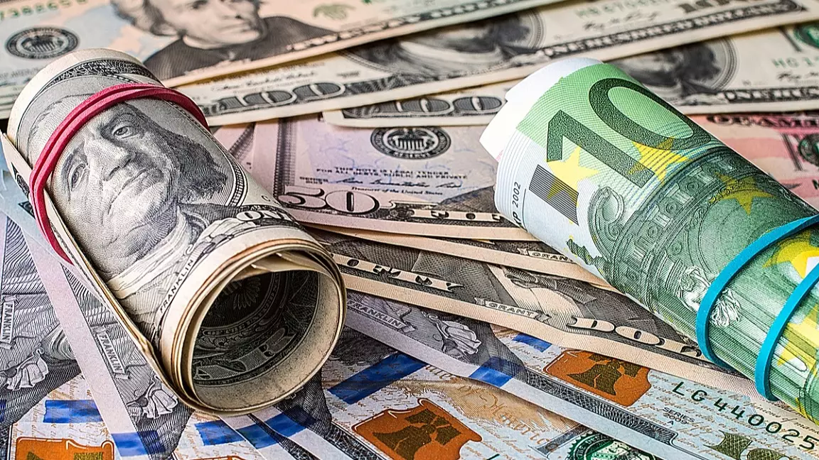 Manat hansı valyutalar qarşısında bahalaşıb?