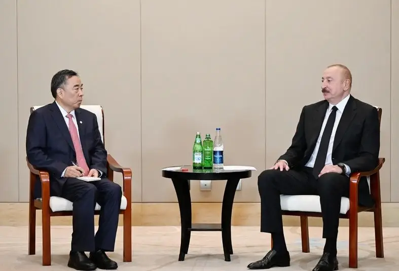 Prezident Tiencin şəhərində "CCCC" şirkətinin sədri ilə görüşüb
