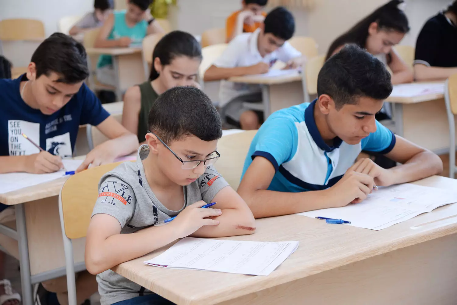 Orta məktəbi bitirən 126 şagird qızılla təltif olunub 