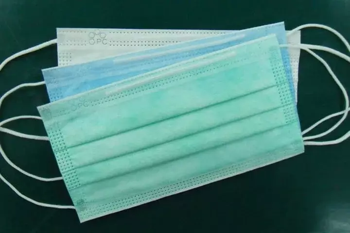 Tibbi maska və onun istehsalı üçün xammal idxalına gömrük güzəştinin müddəti 3 il uzadılıb