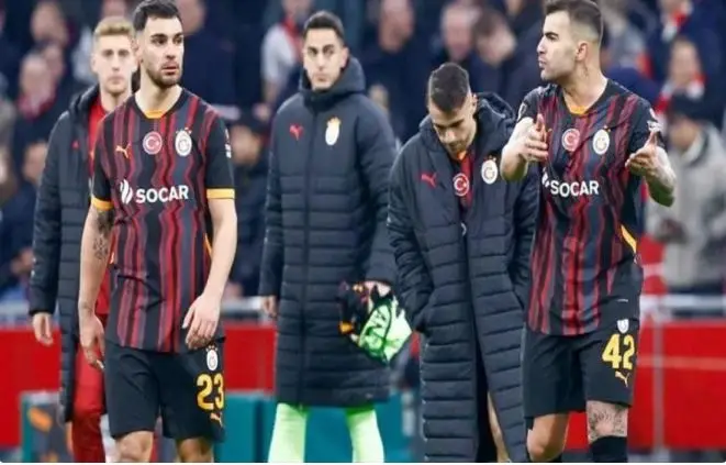 "Qalatasaray" iki futbolçu ilə müqaviləni yeniləyib