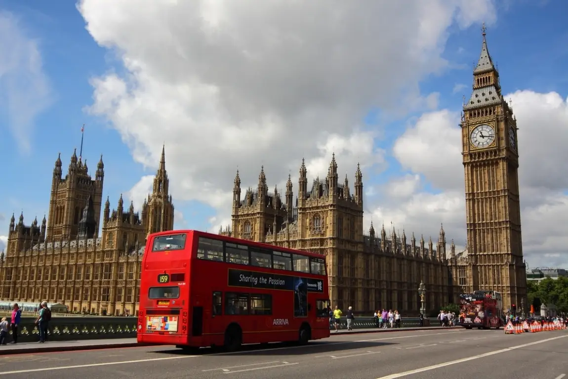 Britaniya iqtisadiyyatı böyüdü
