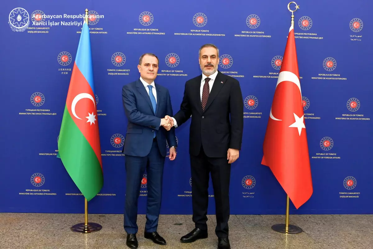 Ceyhun Bayramov Hakan Fidana zəng vurub