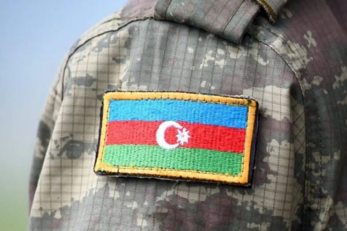 Müdafiə Nazirliyinin hərbi qulluqçularının aylıq vəzifə maaşlarının məbləğlərində dəyişikliklər edilib