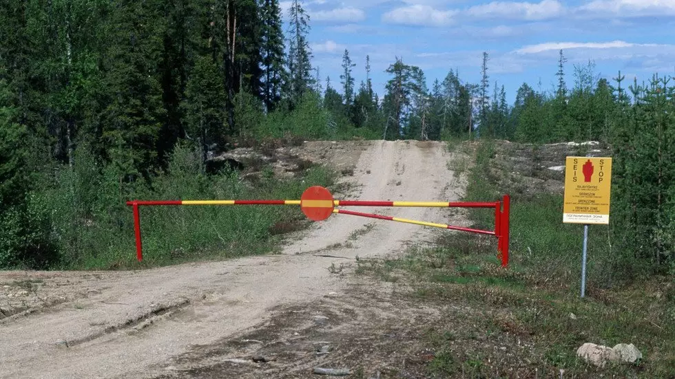 Finlandiya Rusiya ilə sərhədini bağlı saxlayacaq