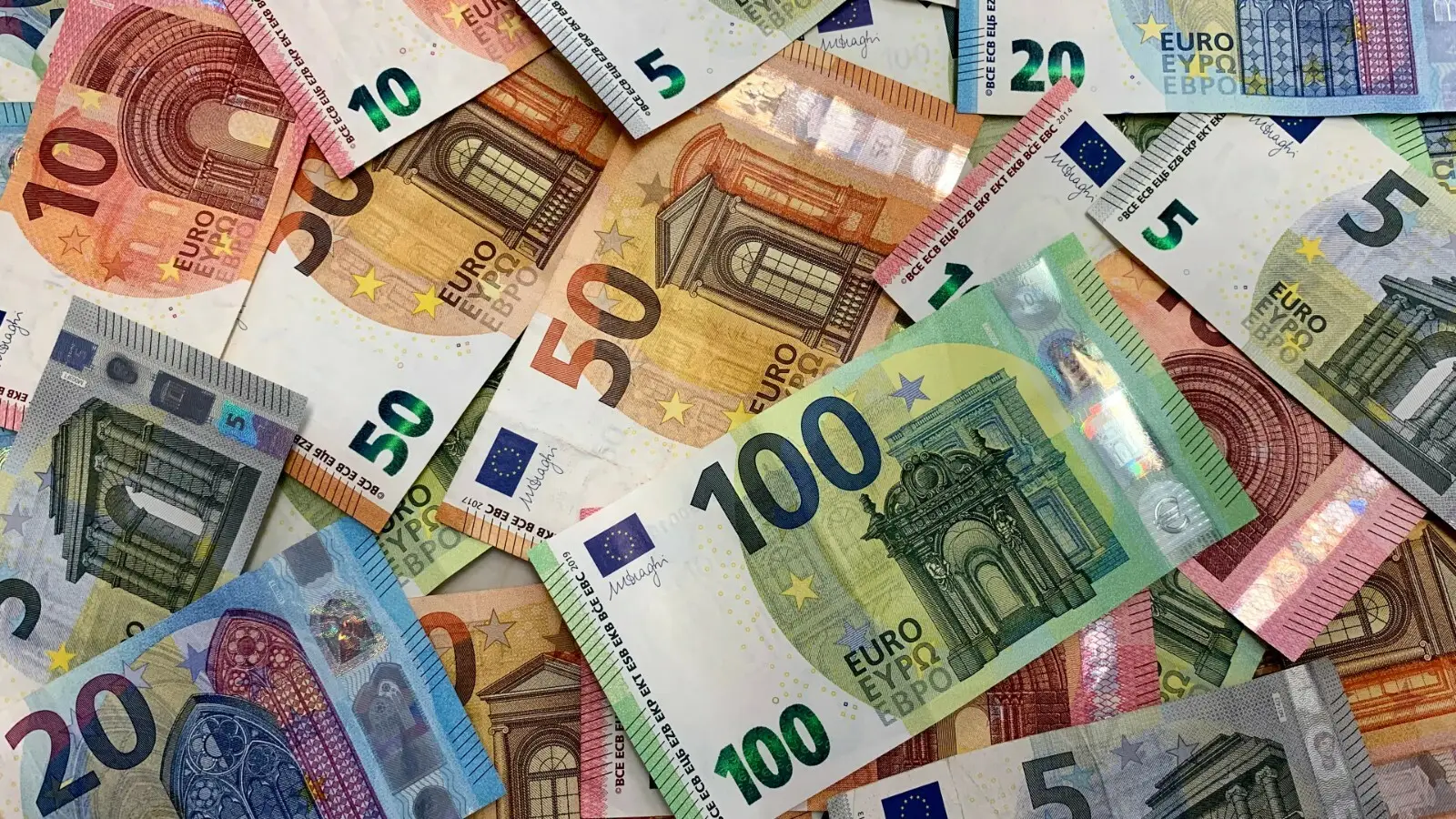 Finlandiya Ukraynaya görə borca ​​düşəcək