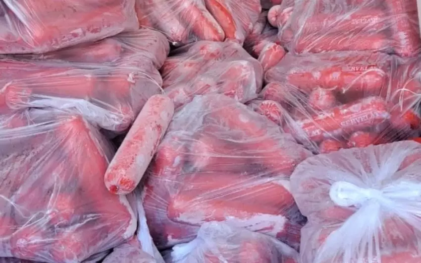 İstehlaka yararsız 3,9 ton kolbasa məhv edilib