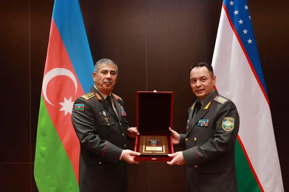Müdafiə naziri Özbəkistana səfər edib