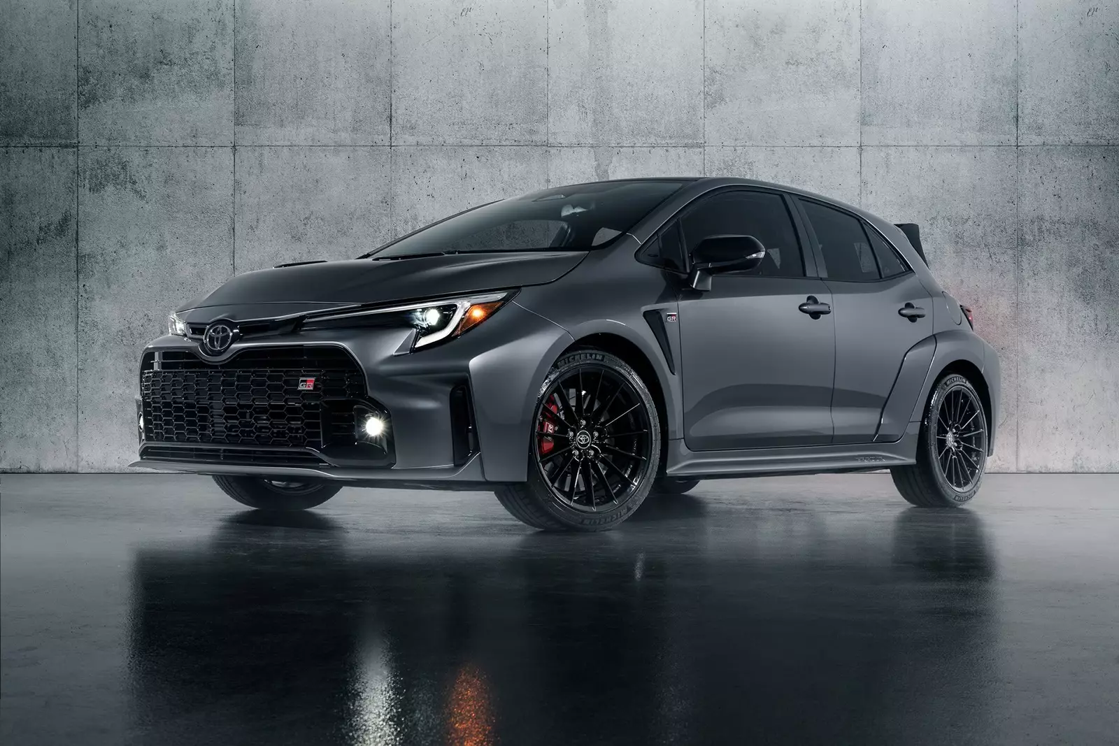 "Toyota" Çinə 2 milyard dollar sərmayə qoyacaq