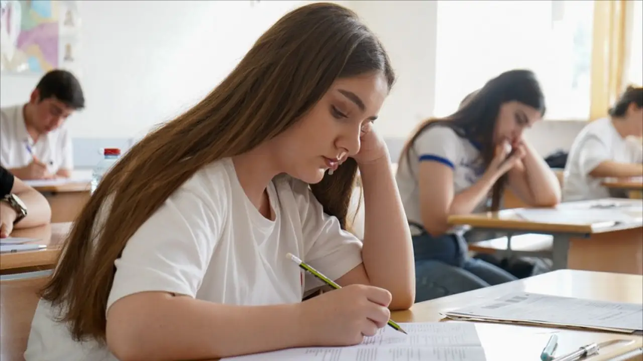 IV qrupda 600-dən yuxarı bal toplamış 10 abituriyent universitetə daxil ola bilməyib
