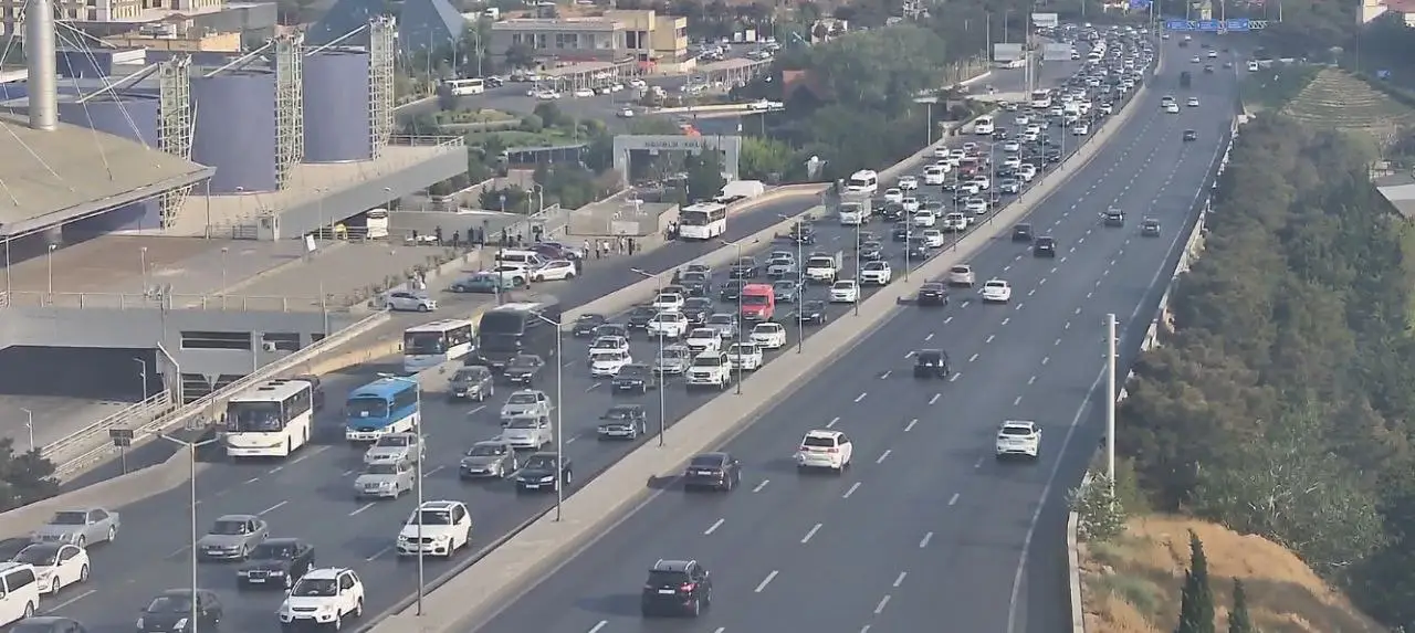 Bakıda hazırda bəzi yollarda sıxlıq müşahidə olunur