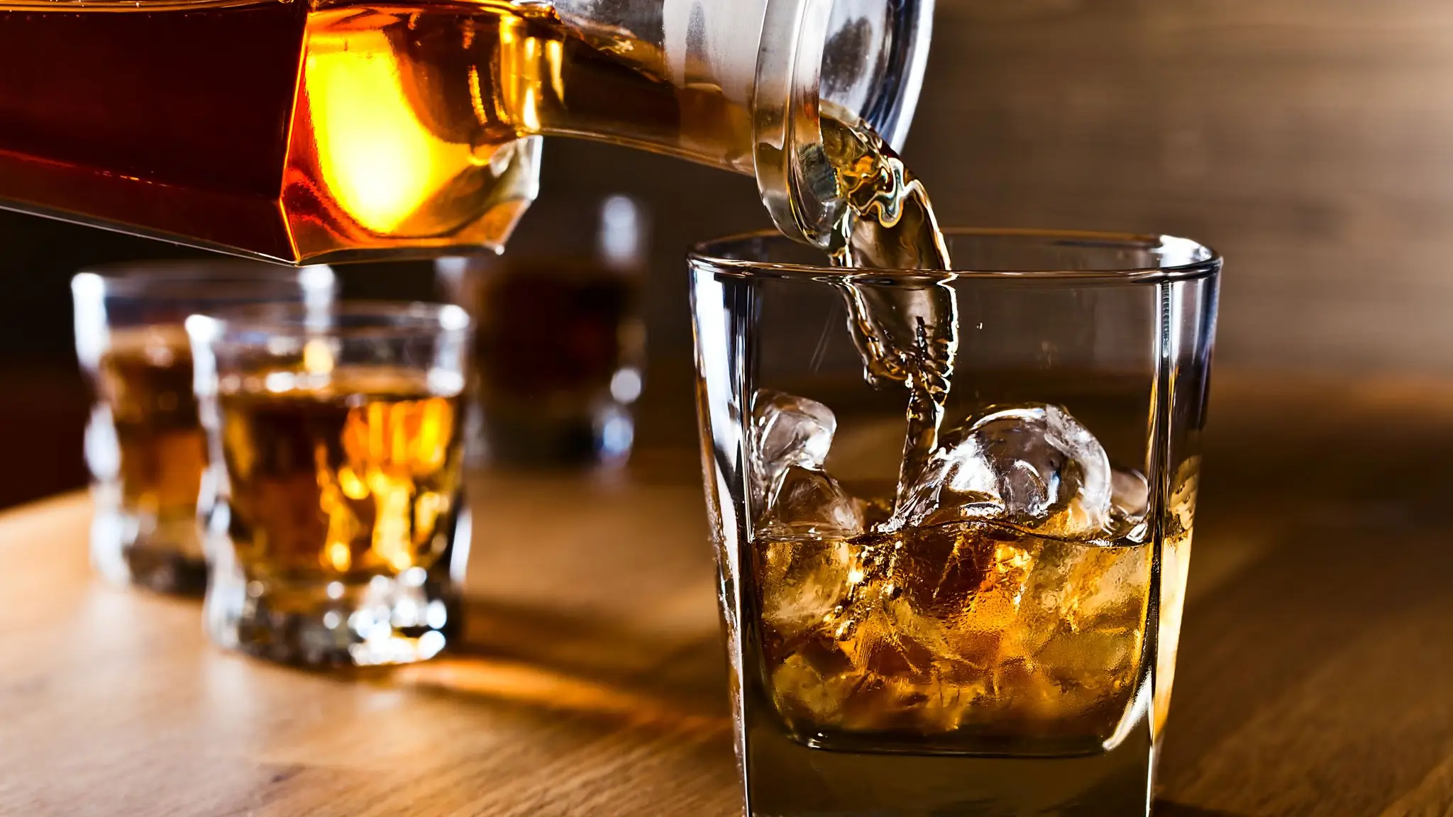Azərbaycanın alkoqollu içki ixracı azalıb, idxalı artıb