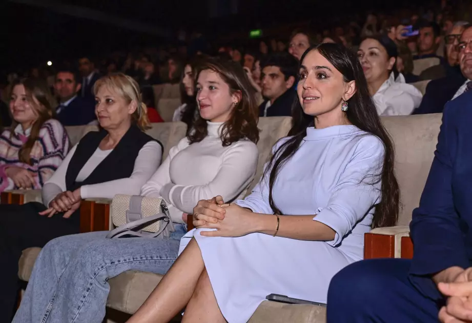 Leyla Əliyeva “Zoluşka” operasının təqdimatında iştirak edib - FOTO