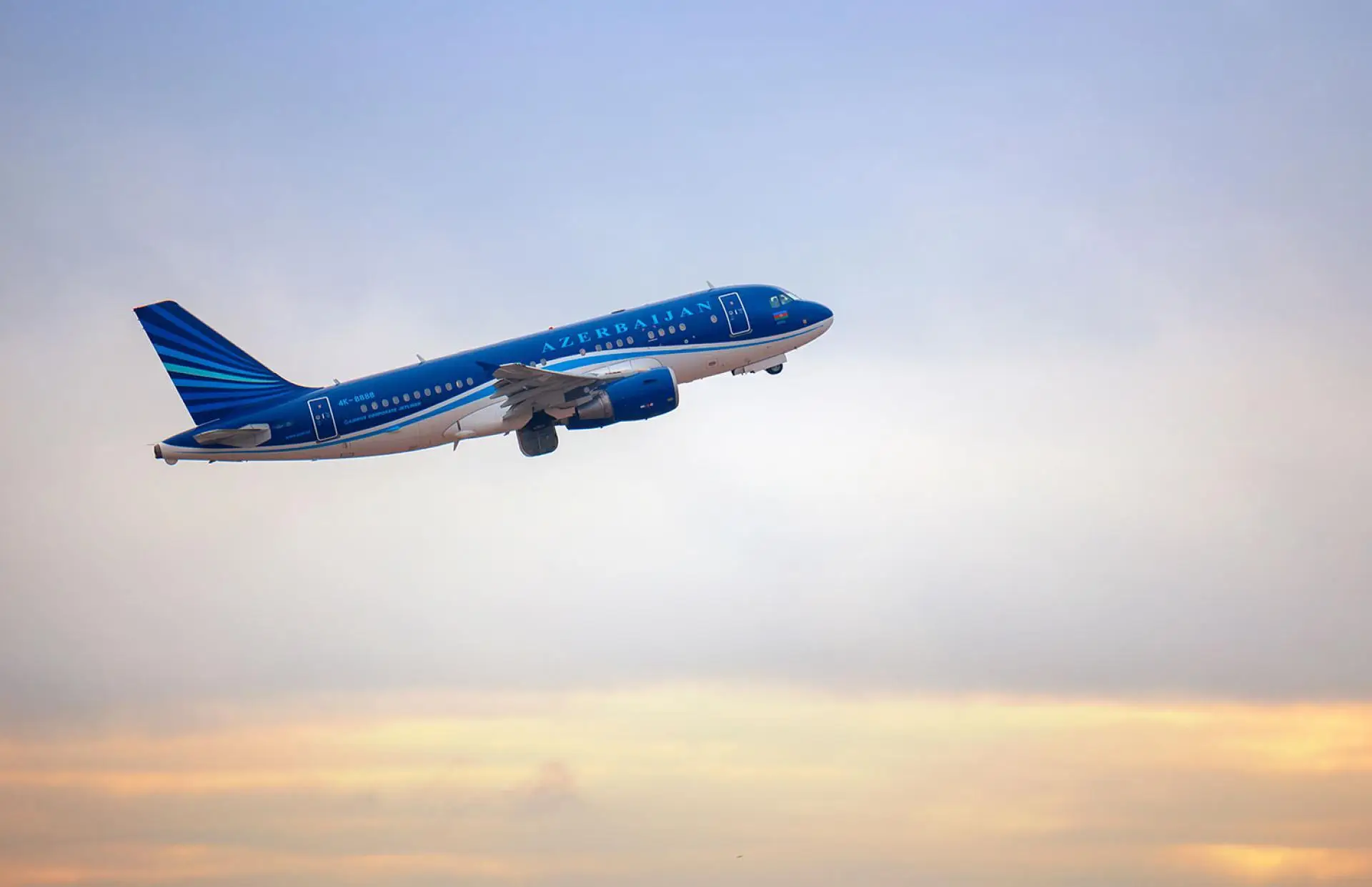 AZAL: Məcburi eniş edən təyyarə planlı texniki baxışdan tam keçib
