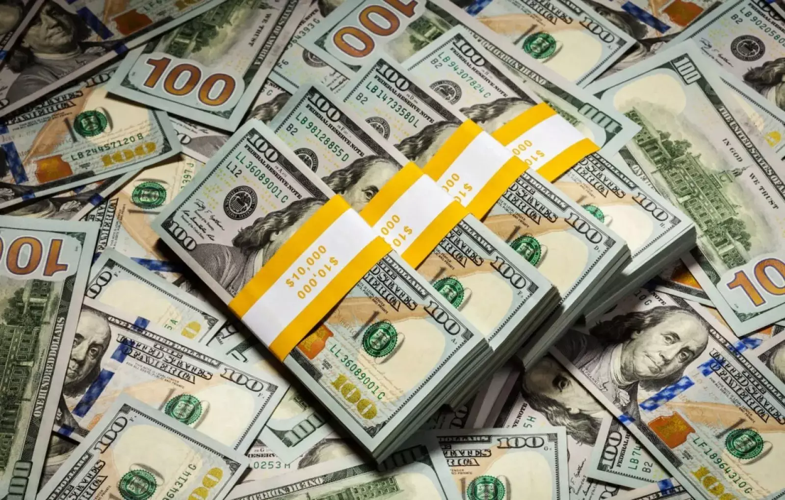 Dünyanın ən böyük neft şirkətinin xalis mənfəəti 5% azalıb