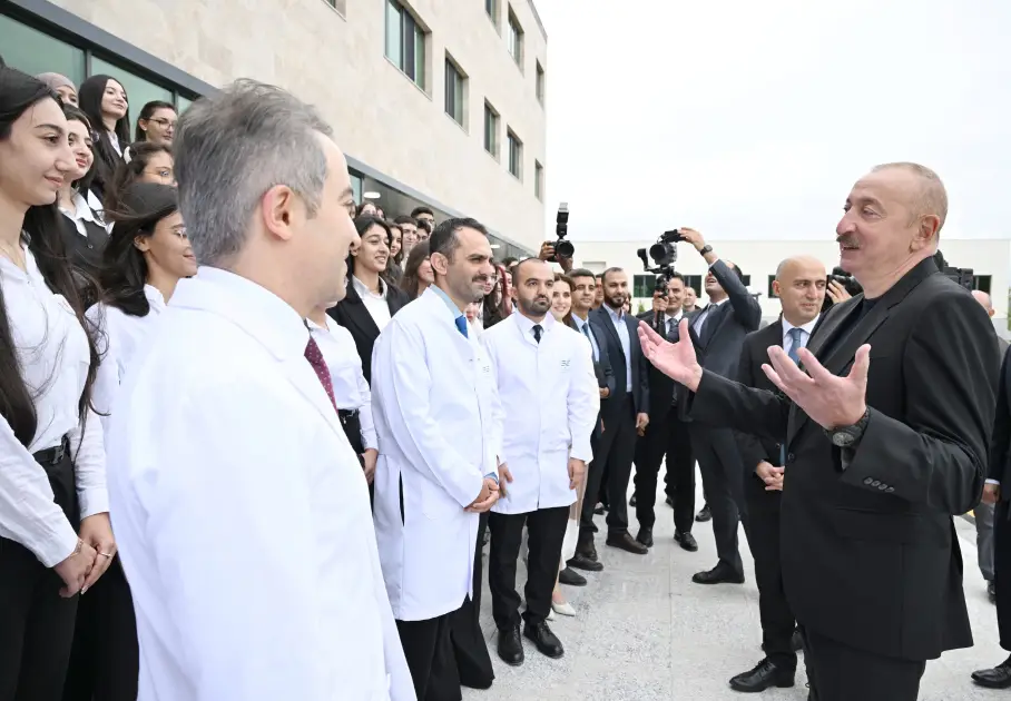 Prezident Qarabağ Universitetinin Klinikası binasının və tədris korpusunun açılışında iştirak edib