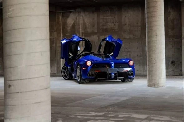 Unikal “Ferrari” hərraca çıxarıldı – FOTO