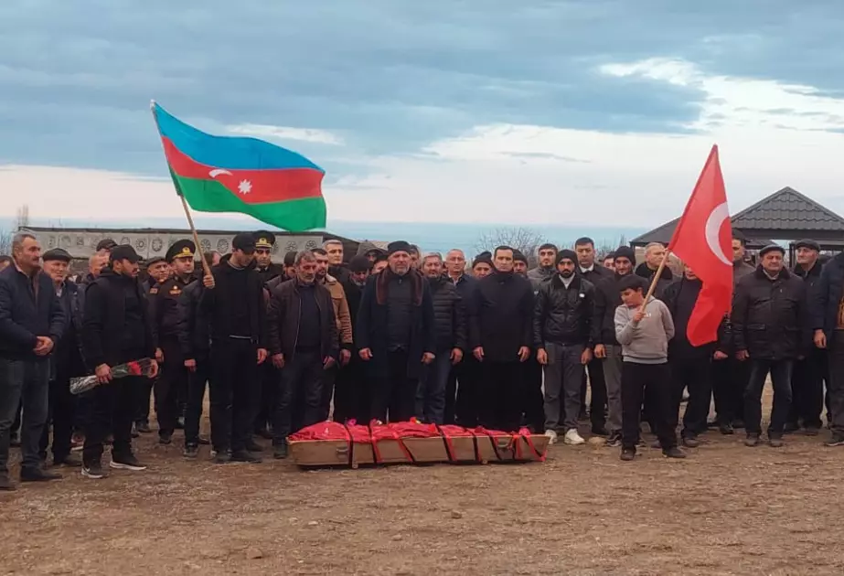 Qazaxıstanda təyyarə qəzasında həlak olan Şəmkir sakini dəfn edilib