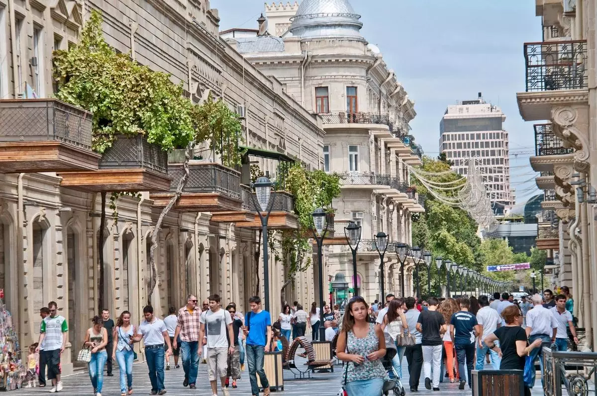Azərbaycana gələn turistlərin sayı artır