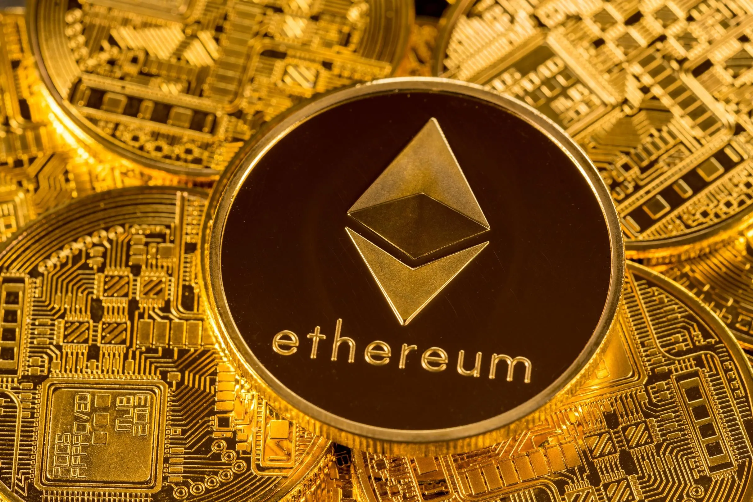 "Ethereum"un qiyməti son 5 ildə ilk dəfə olaraq 4700 dolları ötüb
