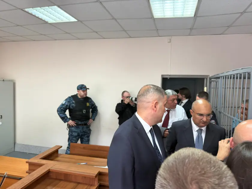 Yekaterinburq məhkəməsi daha bir azərbaycanlının həbs müddətini uzadıb