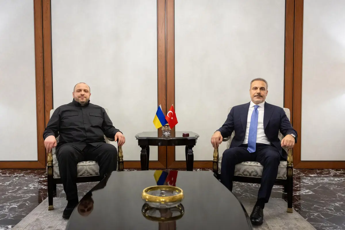 Hakan Fidan Rustem Umerovla görüşdü