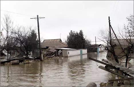 Culfada intensiv yağışlar nəticəsində fərdi yaşayış evi subasmaya məruz qalıb