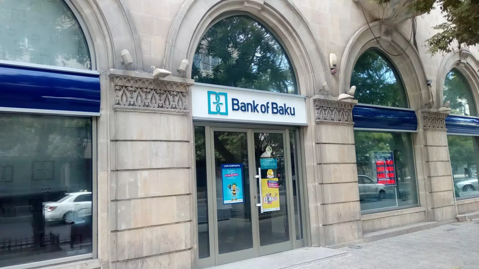 "Bank of Baku"nun əməkdaşı taksi sürücüsü ilə əlbir olaraq qanunsuz kreditlər ayırıb - MƏHKƏMƏ