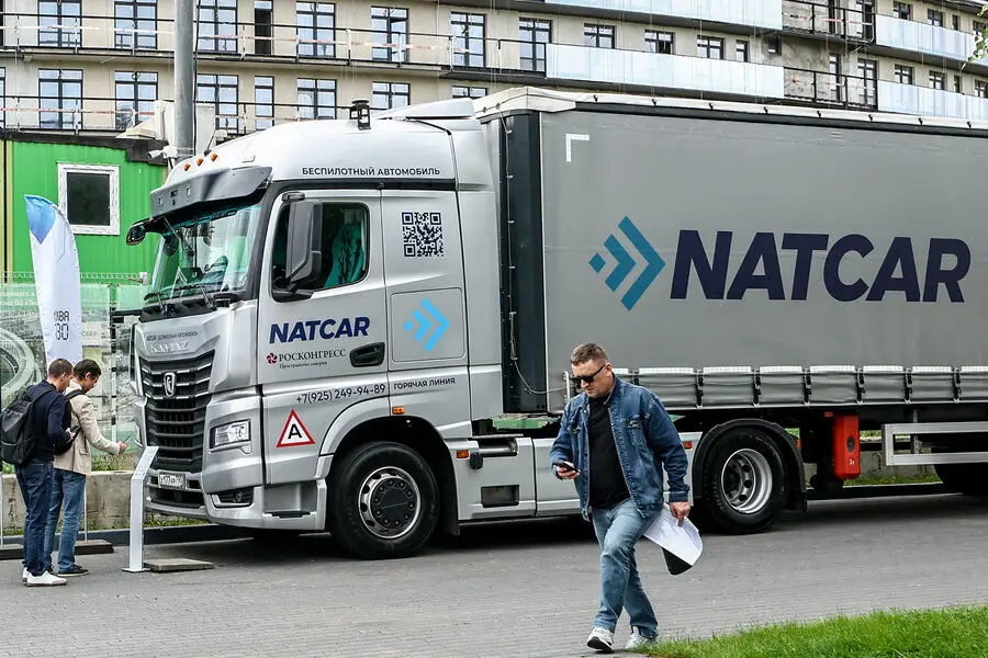 “KamAZ” “Mayak-2” pilotsuz yük maşınını təqdim etdi