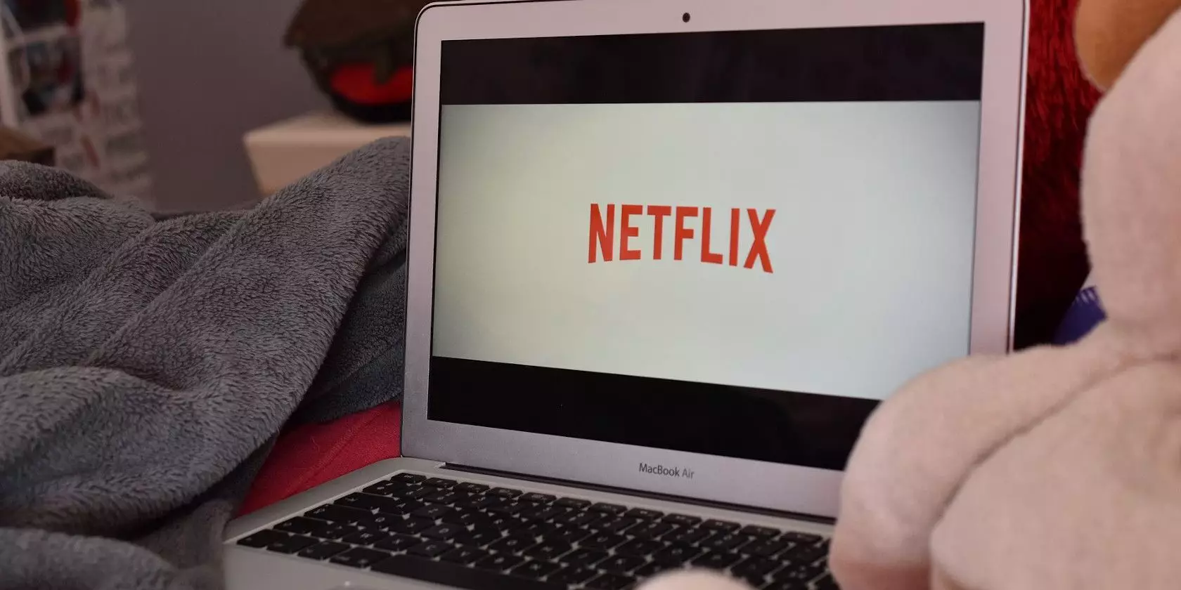 Tarixin ən bahalı serialı "Netflix"də - VİDEO